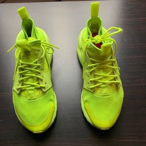 Nike Neon Hurraches
